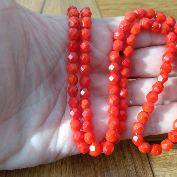 Vintage Scarlet Red Glass Necklace Molded Faceted Beads - Picture 6 of 10
